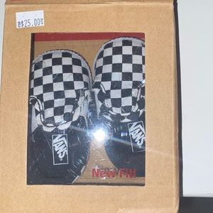 Slip on V Crib baby boy shoes